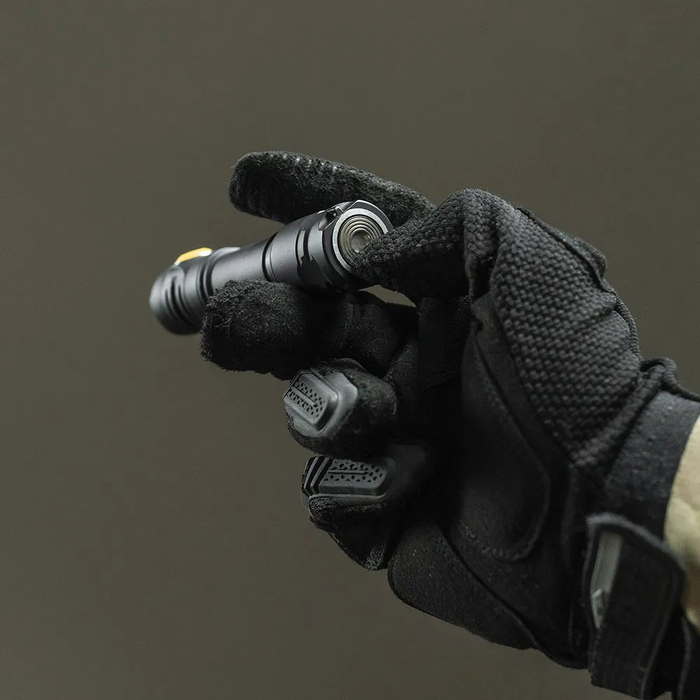Taskulamppu Armytek Partner C2 Magnet USB Kylmä Sävy 1100 lm