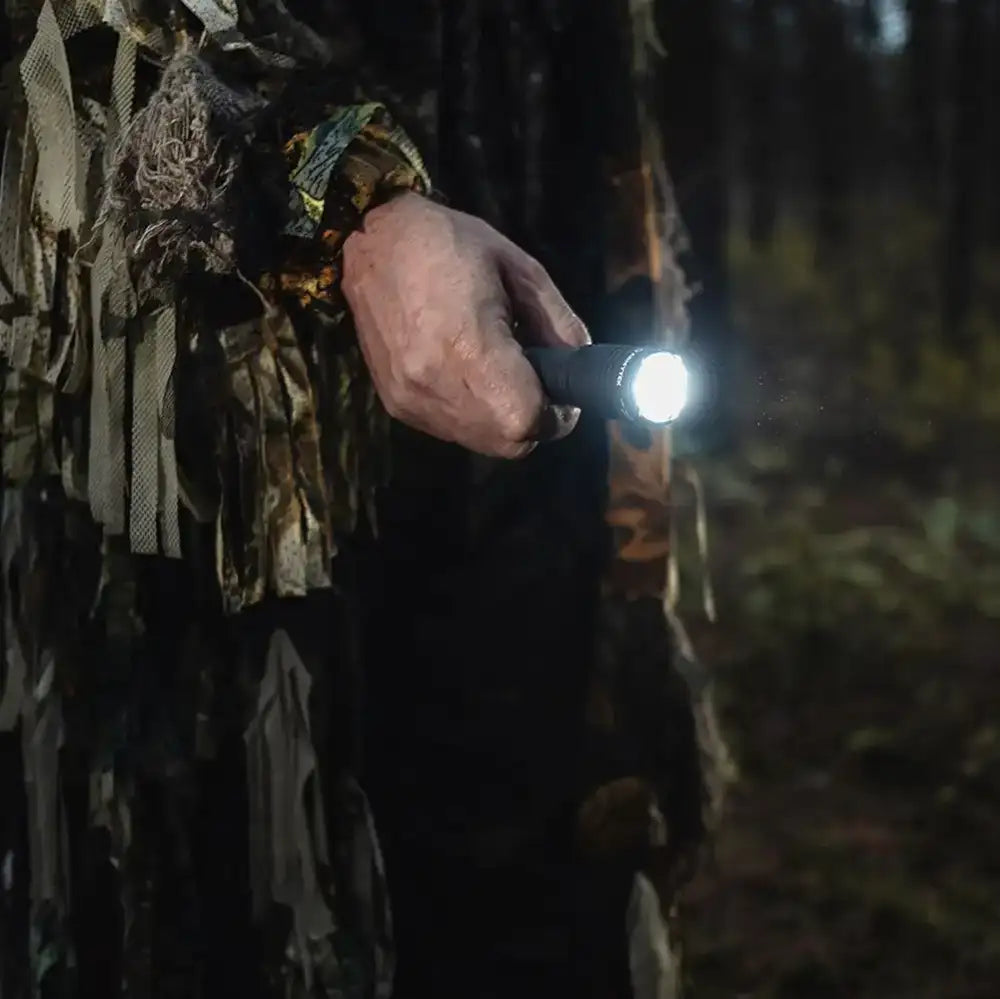 Taskulamppu Armytek Dobermann Lämmin Sävy Laajennettu Valaisinpaketti