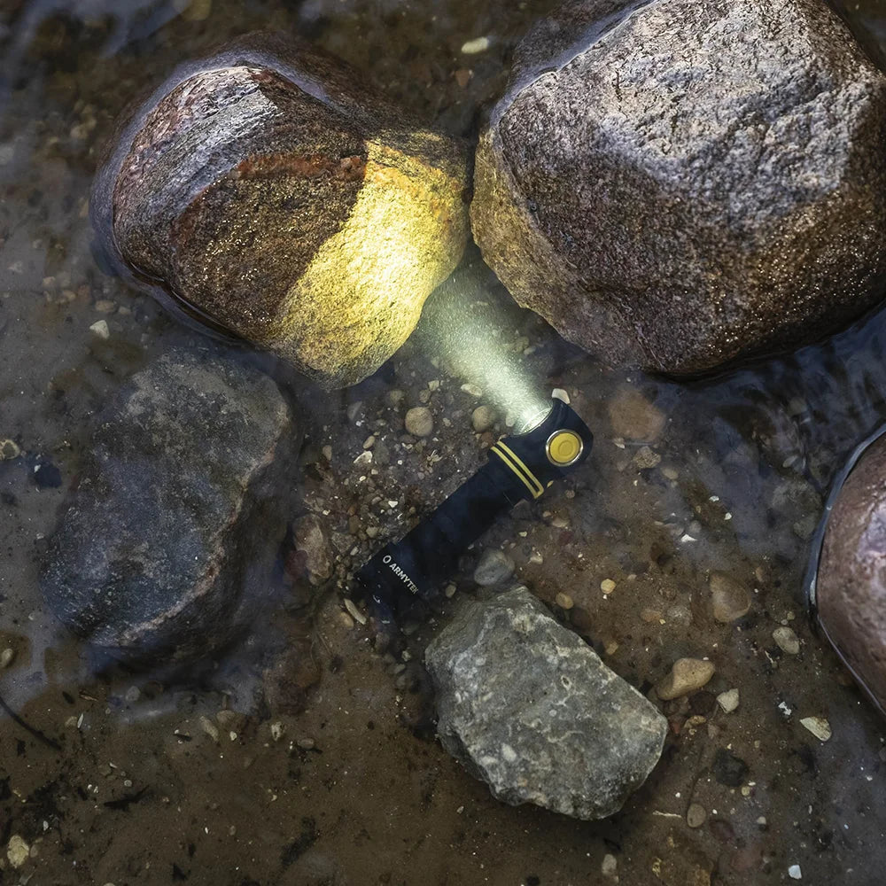 Otsalamppu Armytek Elf C2 Kylmä Sävy 1100 lm