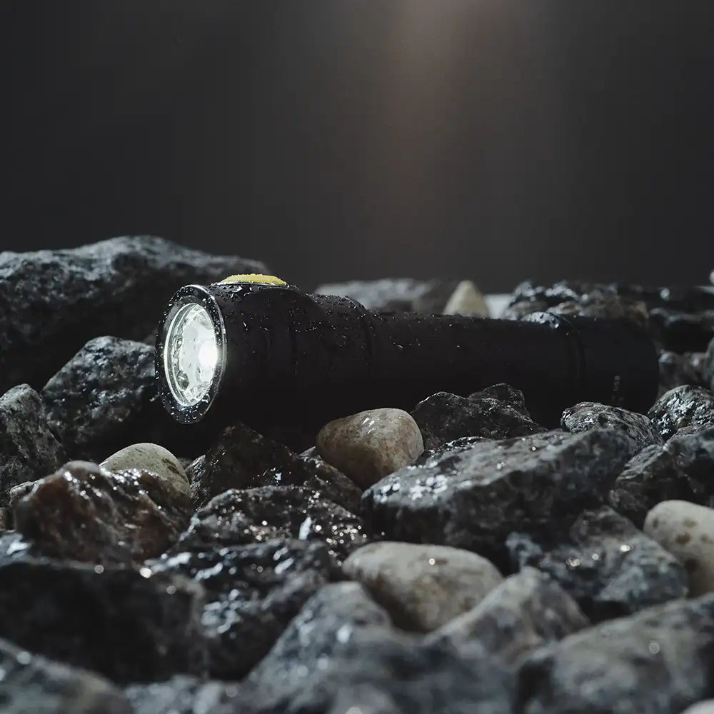 Taskulamppu Armytek Prime C2 Magnet USB Kylmä Sävy 1000 lm